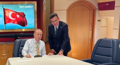 Cumhurbaşkanı Erdoğan'ın Körfez turunda Antalya'dan iki milletvekili