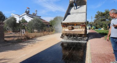Duacı Mahallesi'nde yol yenileme çalışması