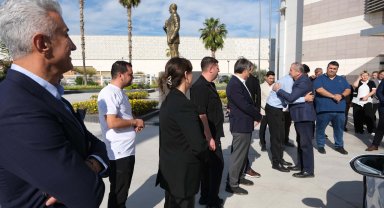 Emekliye ayrılan Kurt'a alkışlarla veda