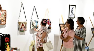 Gümüş Eller Sergisi ziyaretçilerini ağırlıyor