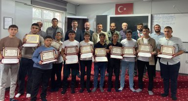 Hafızlara belgeleri takdim edildi