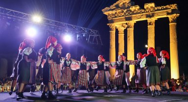 Halk Dansları Festivali başladı