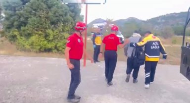 İnceleme için çıktıkları dağda kaybolan 2 mühendis, bulunup askeri helikopterle kurtarıldı