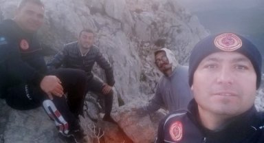 İnceleme için çıktıkları dağda kaybolan 2 mühendis, bulunup askeri helikopterle kurtarıldı
