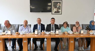 Kaymakam Dervişoğlu ve Başkan Kocagöz, Şefkat ve Huzurevi'ni ziyaret etti