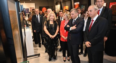 Kepez'den '102. Yıla Özel 102 Eser Cumhuriyet Sergisi'