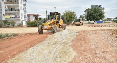 Kepez'den Demirel Mahallesi'ne asfalt