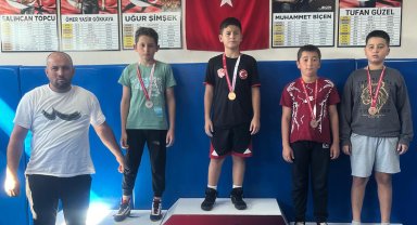 Kumlucalı güreşçiler şampiyonalara hazır