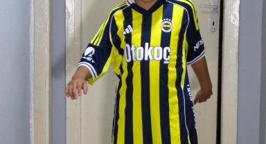 Muhabbet kuşunun peşinden 6'ncı kattan düşen Burak'a yardım eli uzatıldı Video eklendi