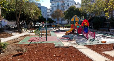 Muratpaşa'nın parkları yenileniyor