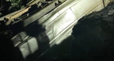 Otomobil uçurumdan yuvarlandı: 1 ölü, 1 yaralı