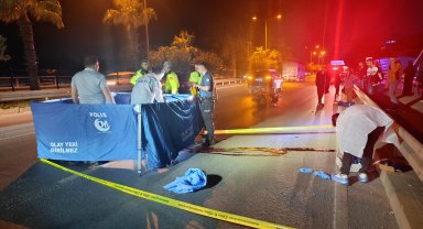 Otomobille çarpışan motosikletli hayatını kaybetti