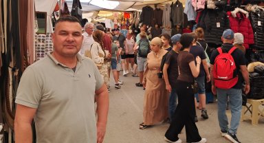 Pazarda turist yoğunluğu