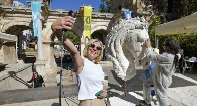 Sanatın kalbi Kaleiçi'nde attı