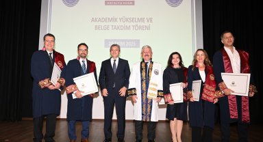 SBÜ'nün Akademik Yılı açılışında 75 akademisyen cübbe giydi
