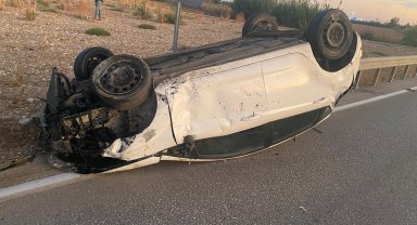 Serik'te takla atan otomobilin sürücüsü yaralandı