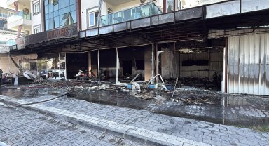 Tamirhanedeki yangında motosikletler zarar gördü