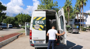 UKOME ekipleri servis araçlarını inceliyor