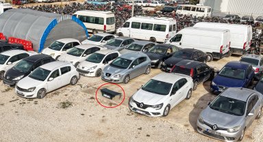 'Hacizli' bagaj kapağı, 3 yıldır yediemin otoparkında bekliyor