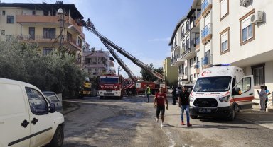 Anne ve çocuklarını kapıyı kırarak çıkardılar