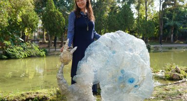 Atıkları güzelliğe dönüştürüyor