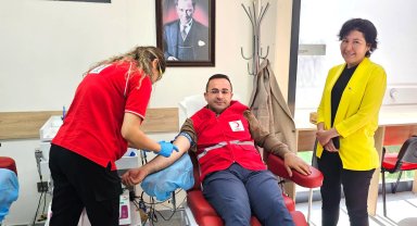 Başkan Güngör'den Türk Kızılay kan bağış birimine ziyaret