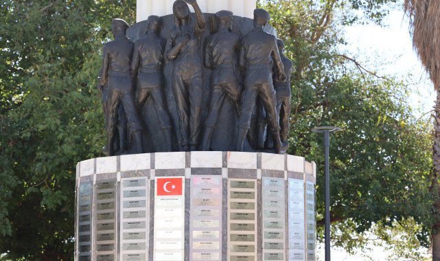 Büyükşehir Belediyesi'nden şehitlere saygı