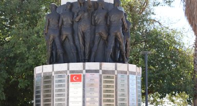 Büyükşehir Belediyesi'nden şehitlere saygı