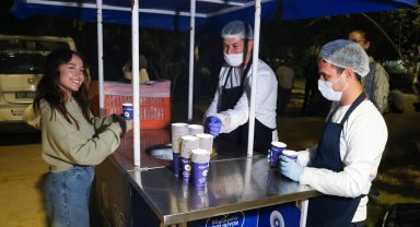 Büyükşehir'den öğrencilere iç ısıtan ikram