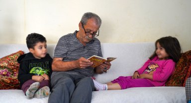 Evden tahliye kararı verilen dede ve 3 torununa yardım eli uzandı