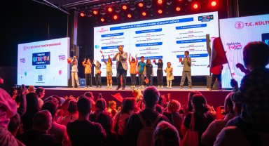 Festival heyecanı Antalya'nın her köşesinde