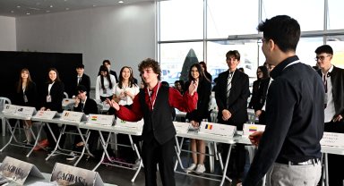 Genç delegeler ASSİM'de basın özgürlüğünü tartıştı