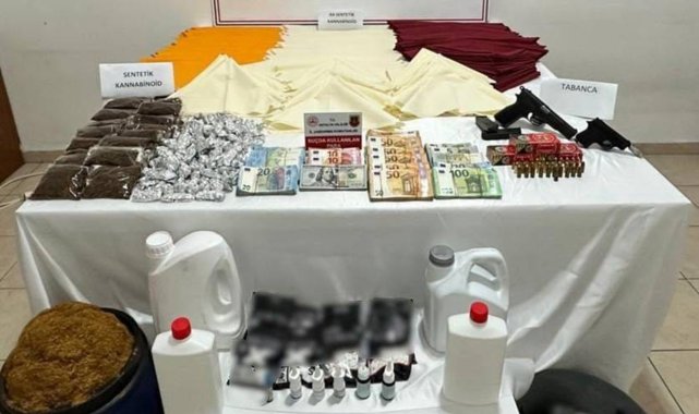 Jandarma 25 kilo uyuşturucu ele geçirdi