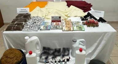 Jandarma 25 kilo uyuşturucu ele geçirdi