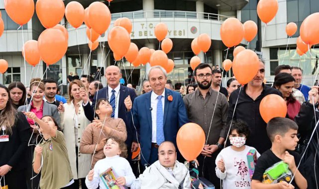 Kepez'de lösemiye karşı turuncu umutlar gökyüzüne yükseldi