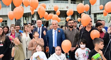 Kepez'de lösemiye karşı turuncu umutlar gökyüzüne yükseldi