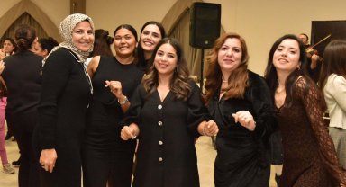 Kepez'den Öğretmenler Günü'ne özel kutlama