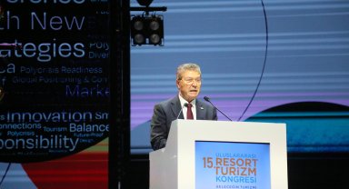 KKTC Başbakanı Üstel: Güneye gelen turistlerin kuzeye geçişinin engellenmesi turizm etiğine aykırıdır