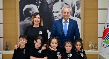 Minik öğrenciler sordu, Başkan Kocagöz Atatürk'ü anlattı