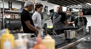 Muratpaşa'da 50 işletmeye Gold Town hijyen bilgilendirmesi yapıldı