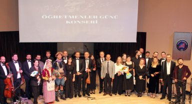 Öğretim üyelerinden Öğretmenler Günü konseri