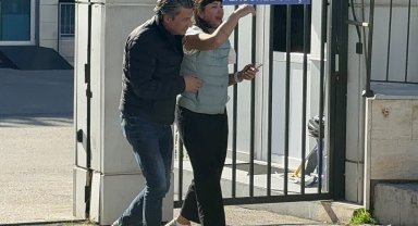 Öldürülen babasının cenazesini almaya geldikleri morg önünde gözyaşlarına boğuldu