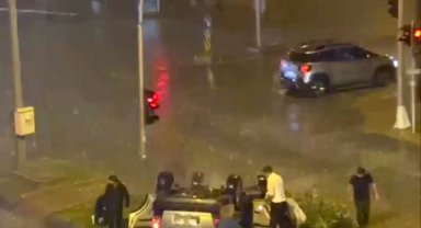 Otomobilin takla atma anı kamerada