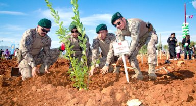 Şehitler için fidan dikim etkinliği