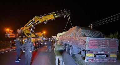 Yolcu otobüsüyle TIR çarpıştı: 5 yaralı