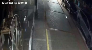 20'ye yakın aracın lastiklerini patlatıp, zararını karşıladı