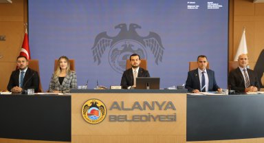 Alanya Belediyesi'nde yılın son meclis toplantısı