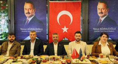 Anahtar Parti'den tanıtım toplantısı