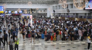 Antalya Havalimanı'nda 'kasım' trafiği; 1,7 milyon yolcuya hizmet verildi