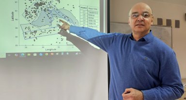 Antalya'da 4.9 büyüklüğünde deprem